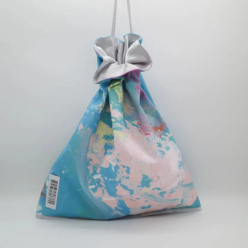 Satten bag -swirling-